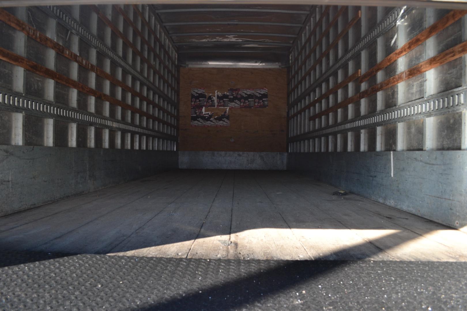 2017 WHITE /BLACK FREIGHTLINER M2-106 with an CUMMINS ISB 6.7L 260HP engine, ALLISON 2500RDS AUTOMATIC transmission, located at 9172 North Fwy, Houston, TX, 77037, (713) 910-6868, 29.887470, -95.411903 - Photo#4